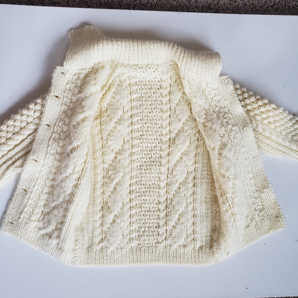 Vintage 1970s Childs Girls Boys Cream Knit Cardigan Sweater Wood Button #18 - Picture 5 of 10